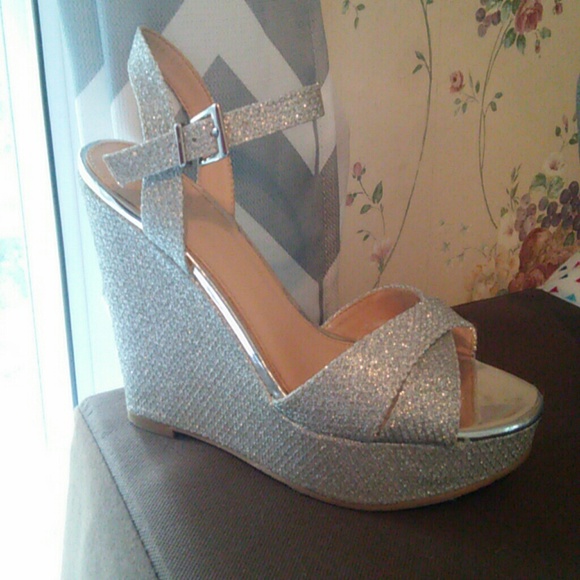 Silver Wedges - Picture 2 of 6